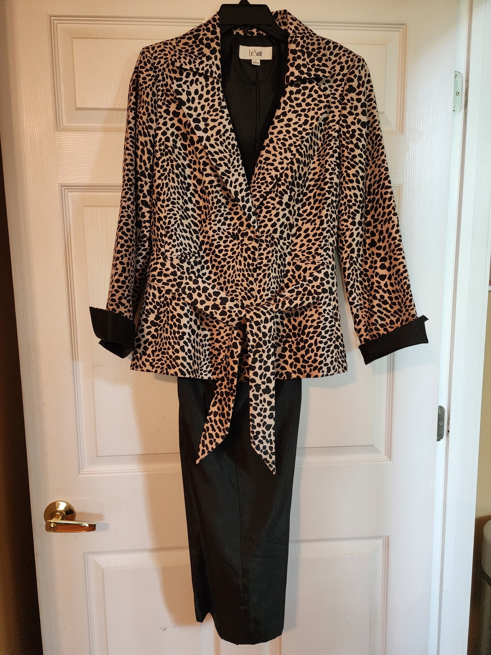 Le Suit Women's Leopard-Print Pantsuit Tie-Waist Blazer And Black Pants